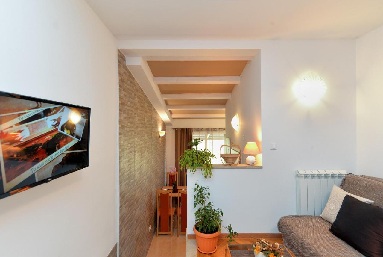 Apartments Voltica 1049 Rovinj Exterior photo