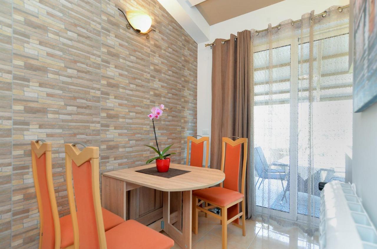 Apartments Voltica 1049 Rovinj Exterior photo