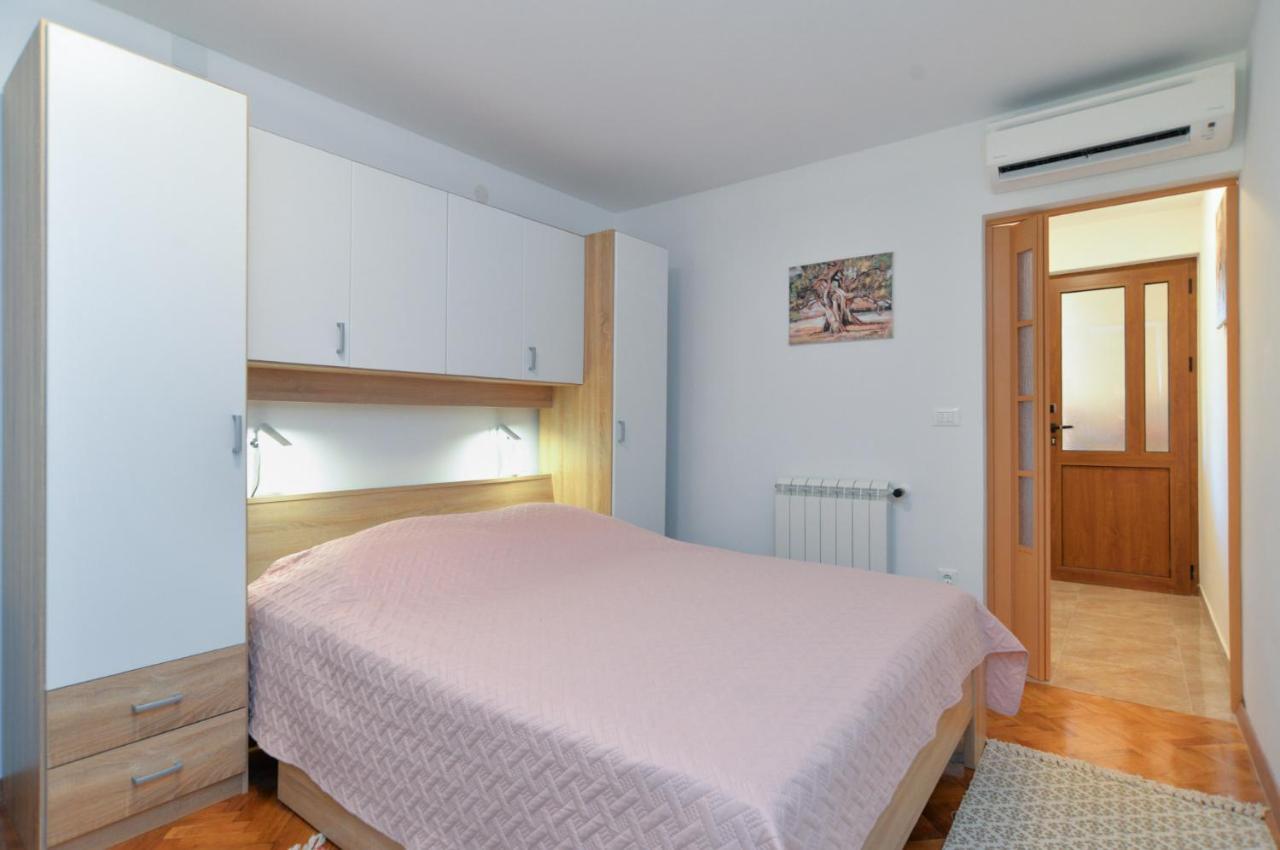 Apartments Voltica 1049 Rovinj Exterior photo